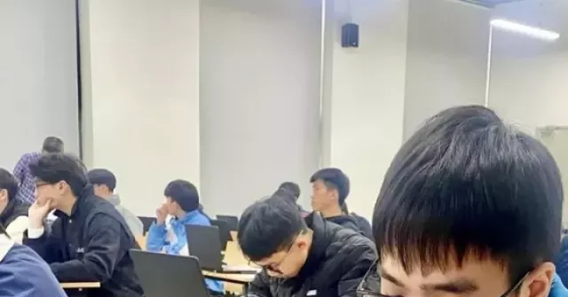 Đại học Bách khoa Hà Nội quy đổi điểm chuẩn tuyển sinh ra sao?