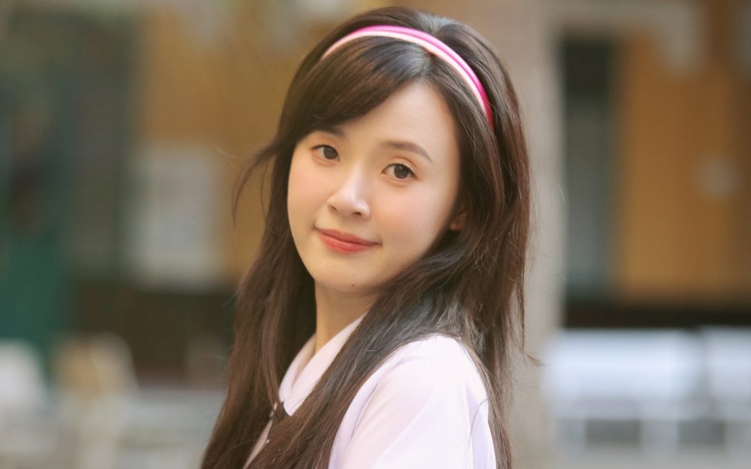 Tạo hình nữ sinh của Midu ở tuổi 36